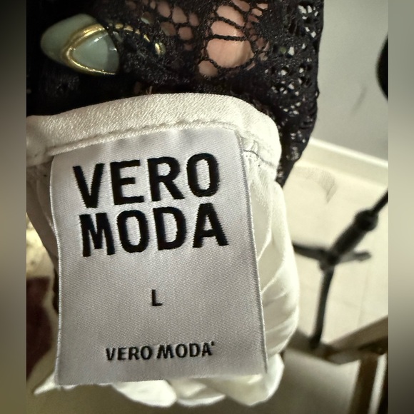 Vero Moda Blouse - Picture 2 of 3